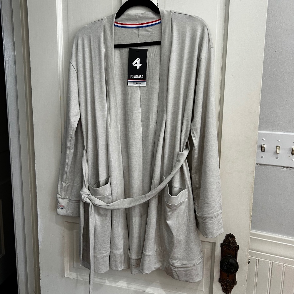 NWT - 4 Laps Stratus Cover Wrap for Men